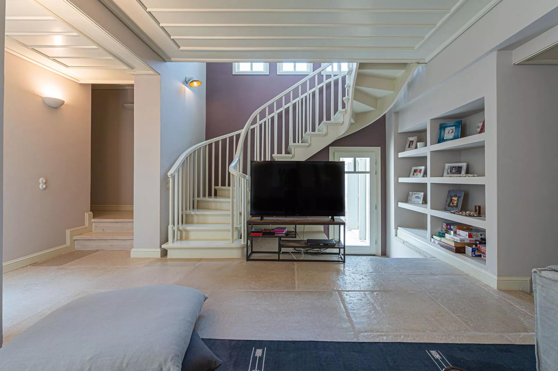 υπόγειος όροφος